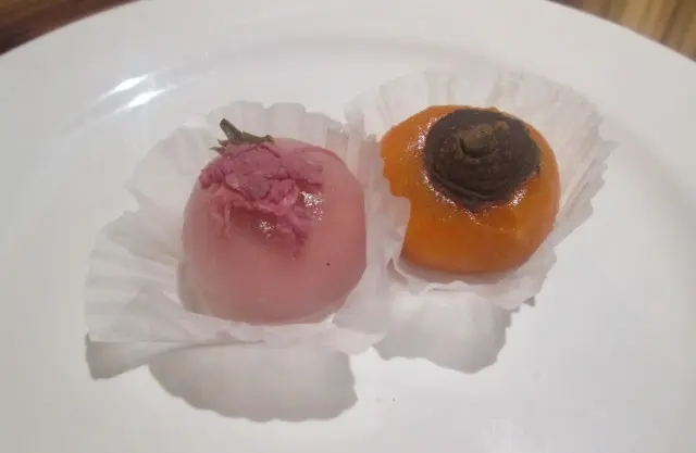 和菓子賣相吸引, 但味道偏甜