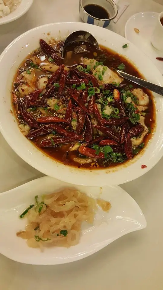 唔辣，有點非我們預期，但魚肉質滑，尚算可以。