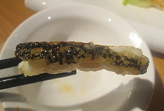 連帶着魚皮的魚肉,多份油潤膠質