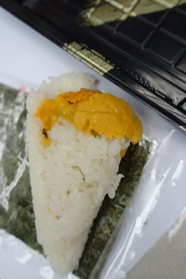 新鮮海膽軟滑濕潤！入口非常甘香又夠鮮甜！