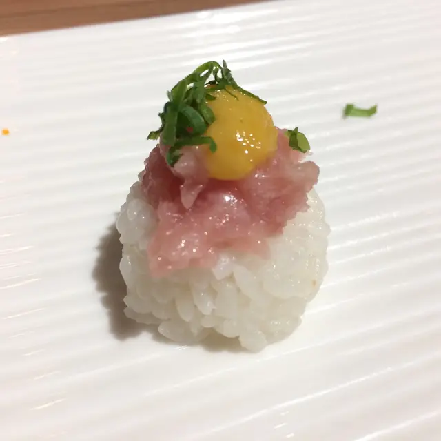 蔥花吞拿魚腩海膽