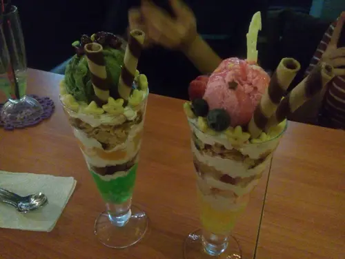 右邊是月公主，左邊是抹茶味