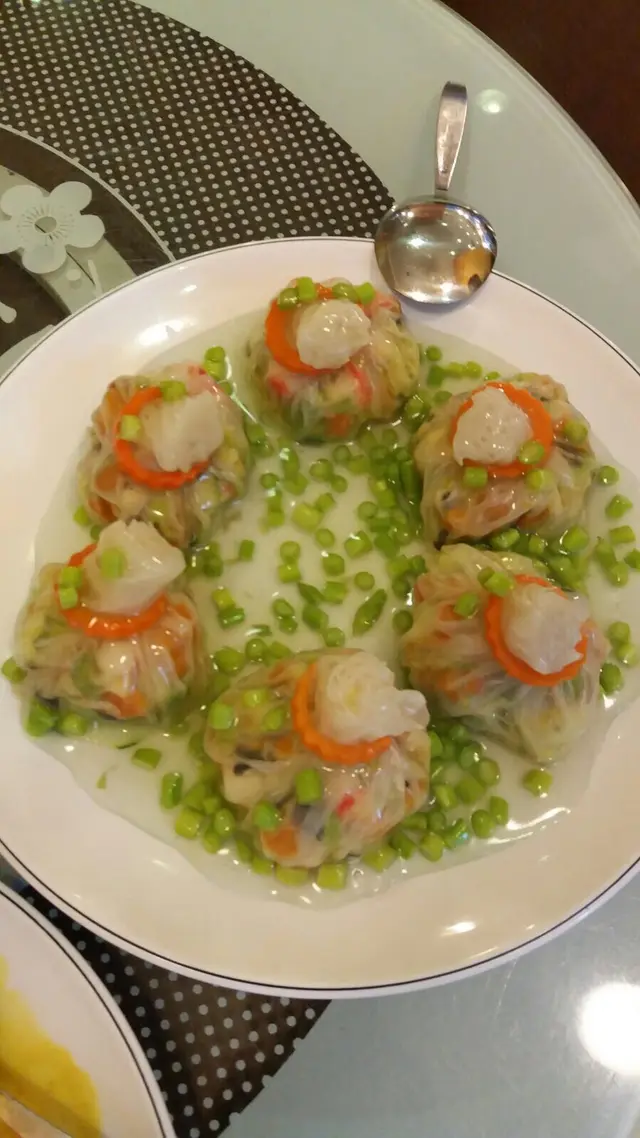 幾好味，個汁打得好好，唔係好結，好似食緊素翅餃