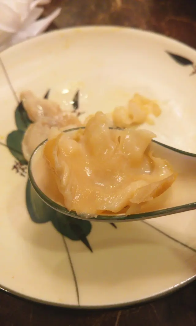 切片到薄身的象拔蚌, 清甜彈牙而有嚼口