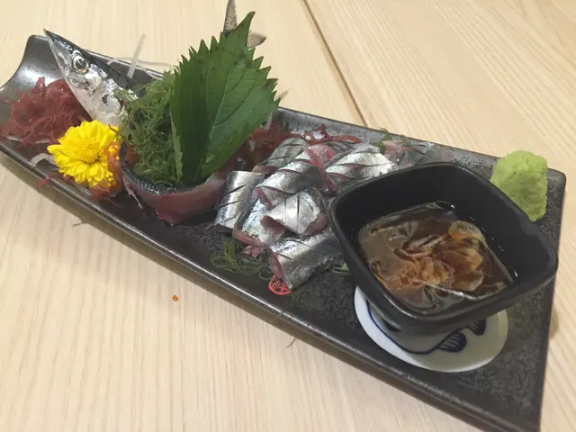 細條的秋刀魚,鮮甜、魚味濃郁。不喜歡太濃魚味的人未必喜歡,但我個人覺得非常驚喜。