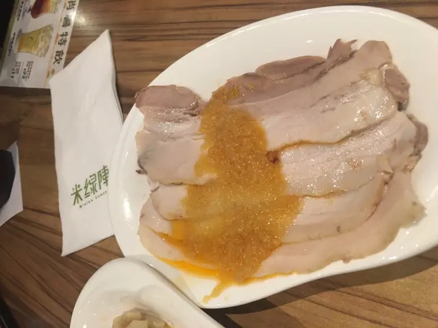 蒜泥白肉有極之重蒜香味