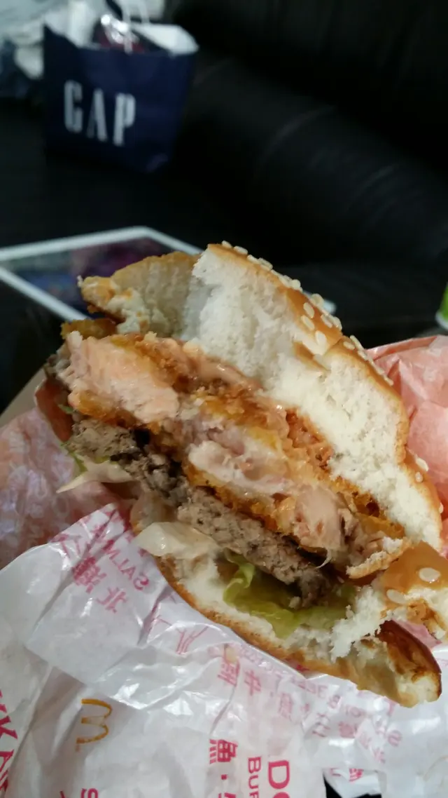 北海道三文魚.牛堡