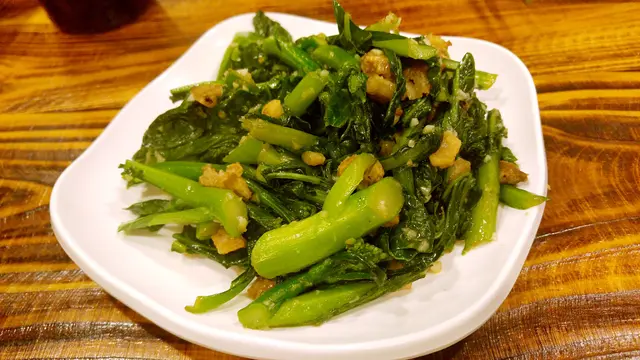 豬油渣炒菜心