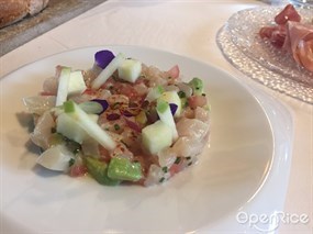 pesce marinated fish w/ avocado, green apple &amp; espelette - 中環的The Drawing Room