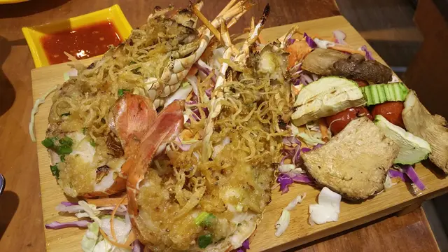 牛油蒜蓉燒珍寶龍蝦