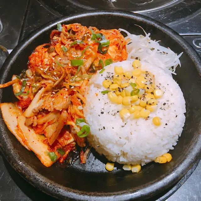 鐵板泡菜炒豬肉飯