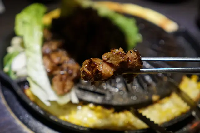 肉味濃甜富嚼勁,再加上祕醬的甜香,是為我最喜歡的一道。