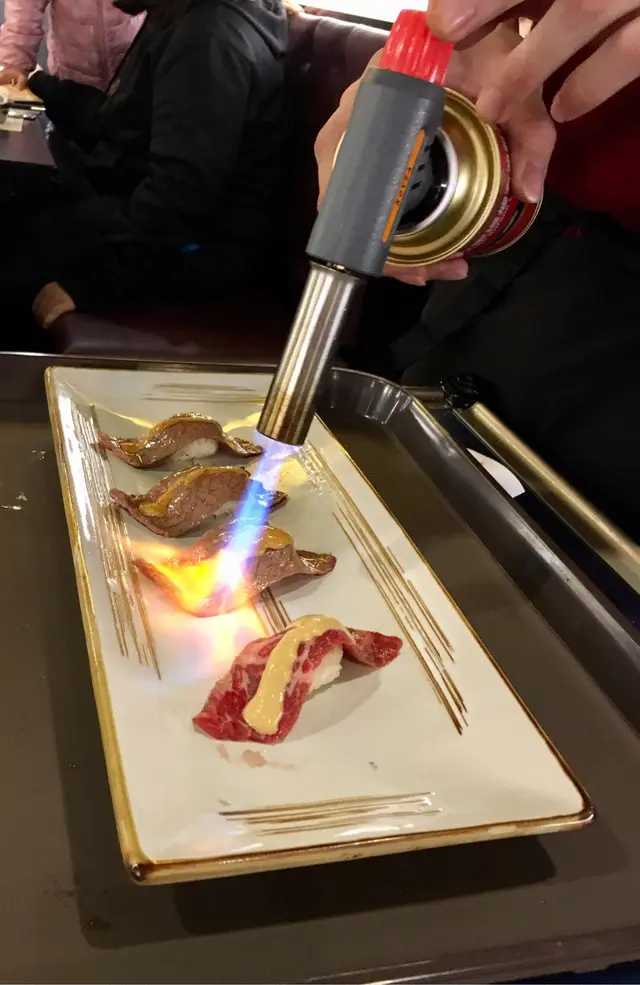 火炙霜降牛肉壽司