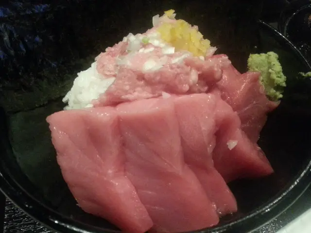 黑鮪霜降腹身丼