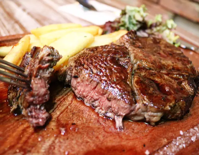 美國安格斯肉眼配紅酒汁