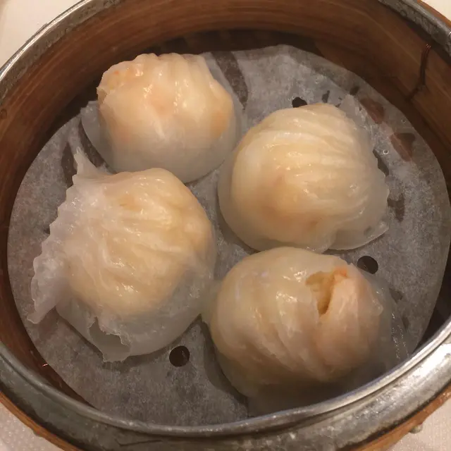 One of the the 蝦餃 has broken skin~