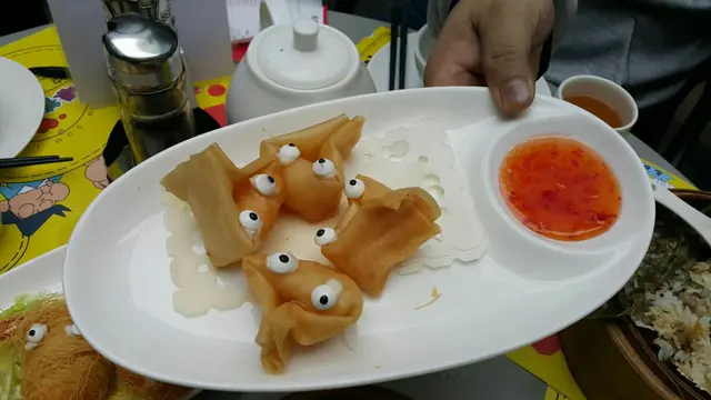 蝦你眼凸炸雲吞