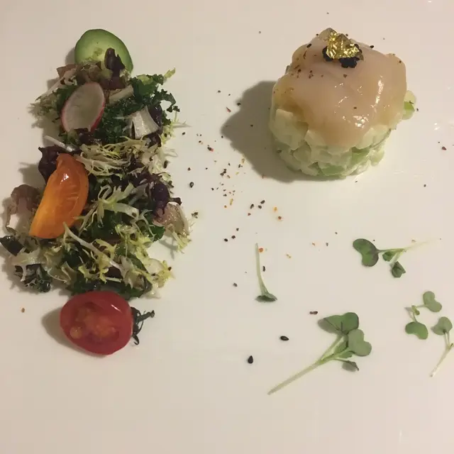 魚子醬帶子青蘋果沙律