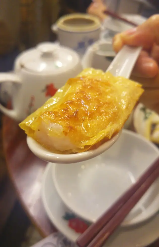 每節都包有原隻鮮蝦, 爽口彈牙