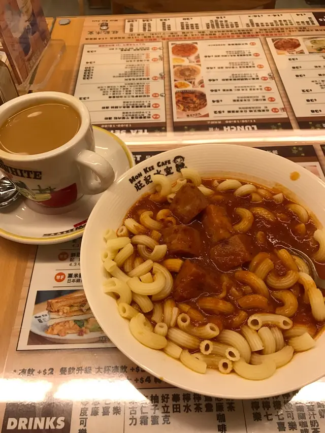 蕃茄濃湯五餐肉通粉