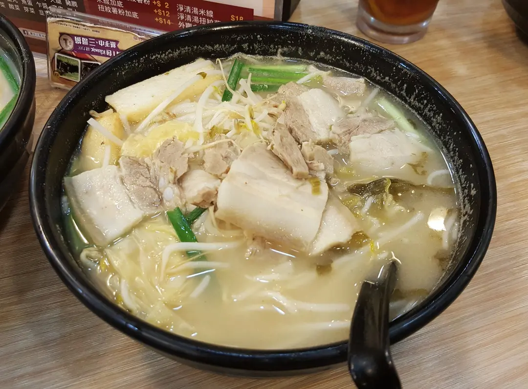 腩肉鱼片头酸辣米线 香港旺角的谭仔三哥米线 Openrice 香港开饭喇