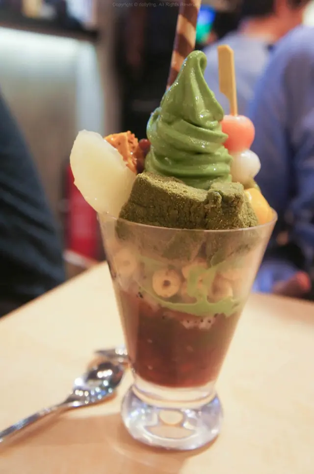 日式特選乳酪芭菲 