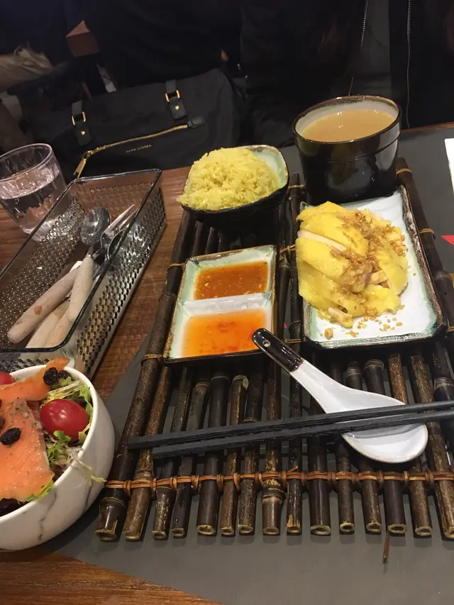 雞肉好滑冇骨碎值得一讚