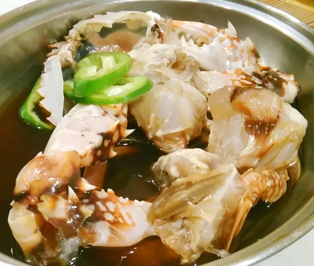 飛機醬缸醃蟹跟紫菜麻油伴飯