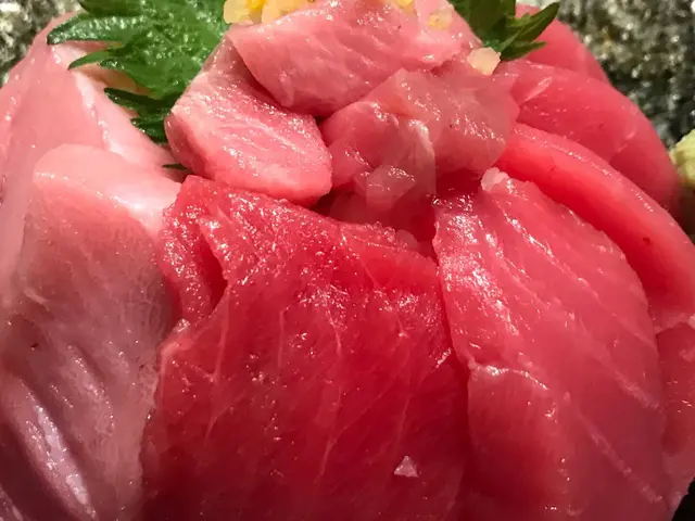 黑鮪丼