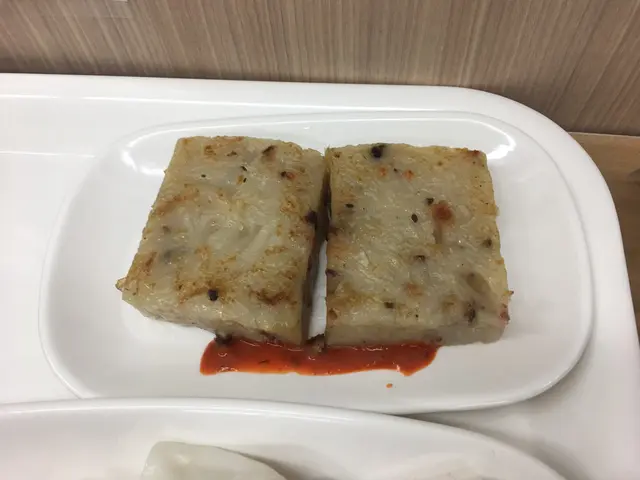 佢一份有三件嘅（食左一件先影）