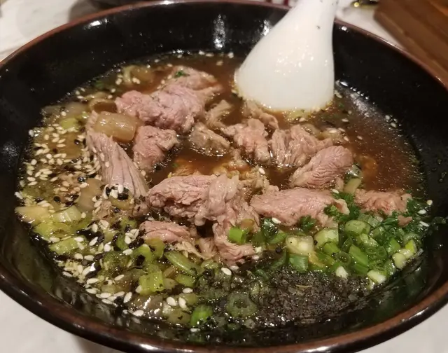 特選手切牛肉麵