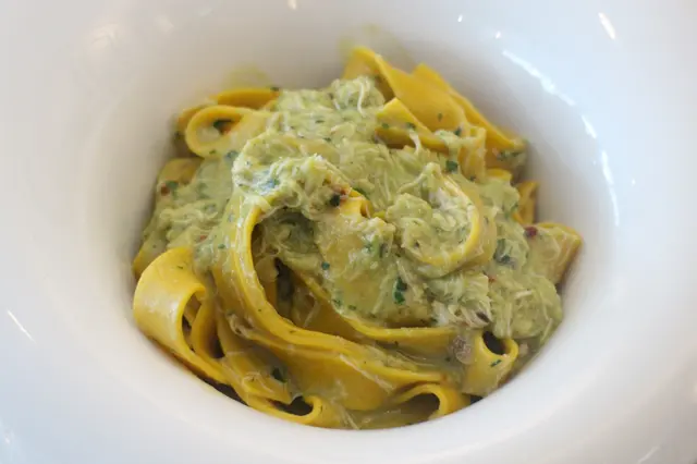 蟹肉馬蘇尼拉芝士手造意大利寬麵 (Homemade Tagliatelle with Crab and DOP Mozzarella Bufula)