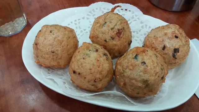 酥炸鯪魚球