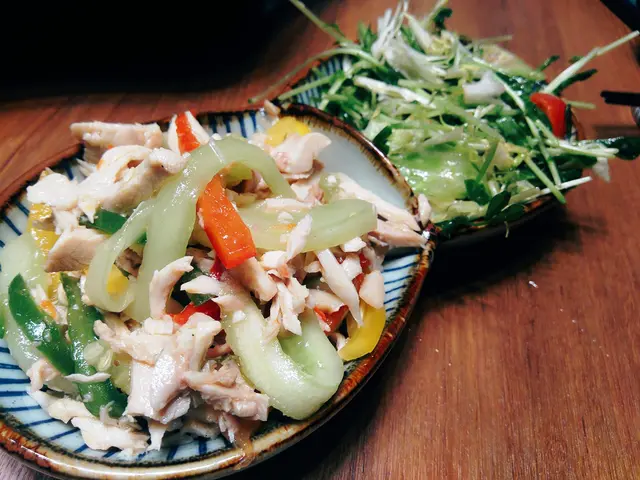 柚子沙律,鮑橯起手撕雞