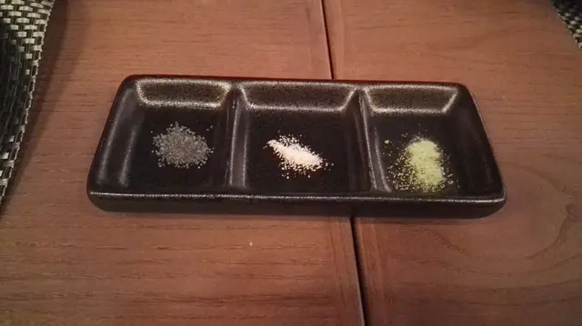 三種伴鹽 (黑炭、華鹽、綠茶)