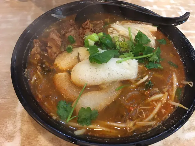 麻辣小鍋水晶粉（金菇，竹笙，豬軟骨）