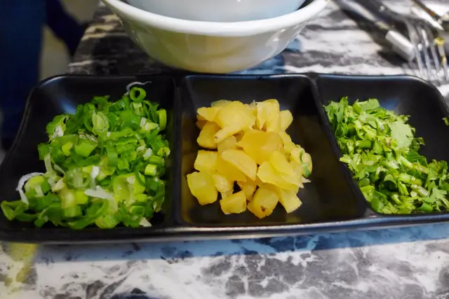 蔥花、菜脯和芫茜