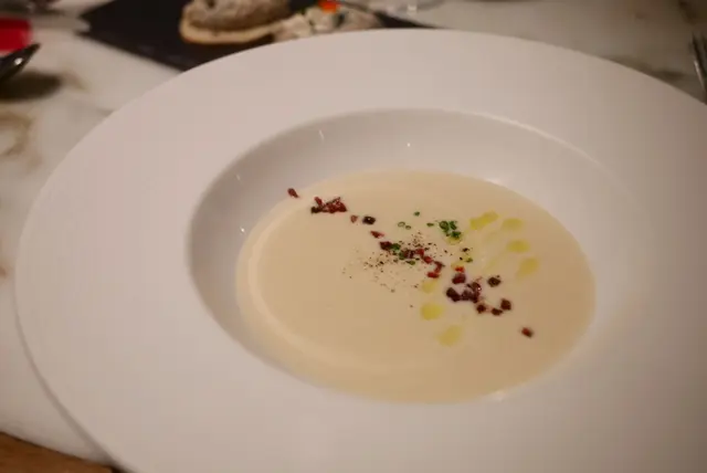 Creme of cannellini beans & Iberico ham