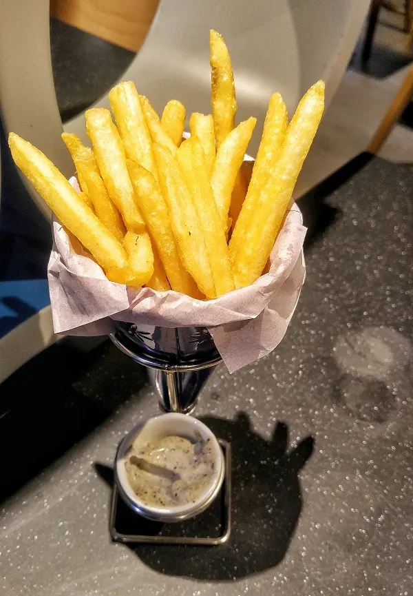 美國鐵筒薯條配黑松露蛋黃醬