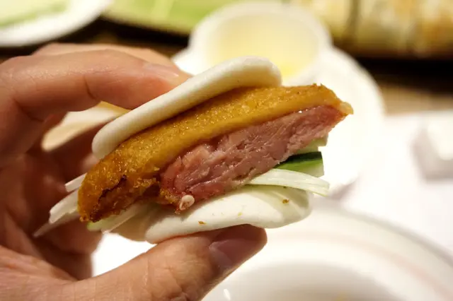 川酥香酥鴨配荷葉餅