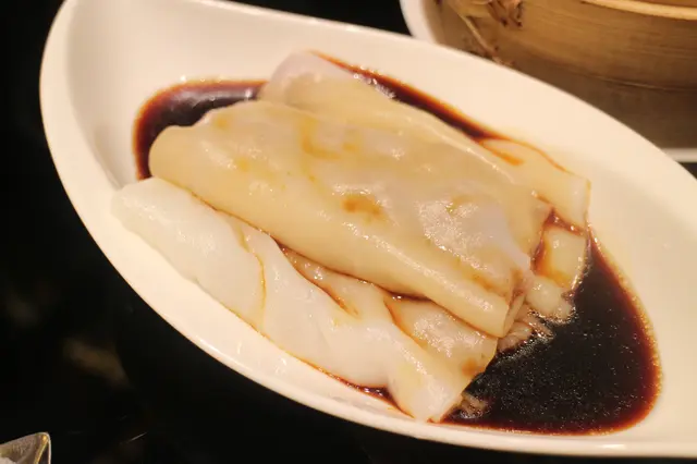 薑蔥和牛腸粉 (Rice Sheet Rolls with Wagyu Beef in Ginger and Spring Onion)