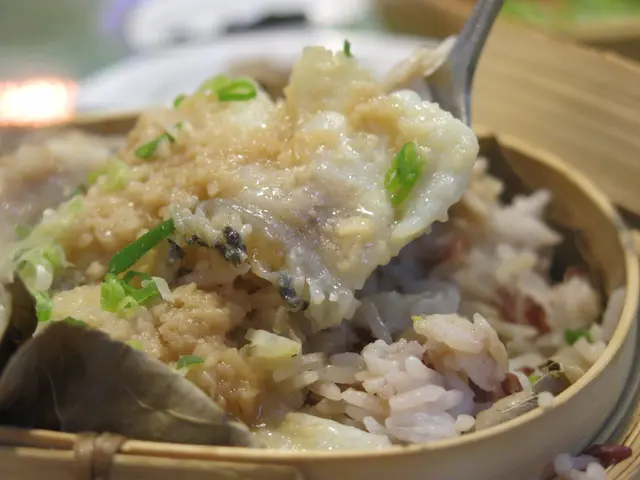 荷香蒜蓉海斑片原籠蒸鴛鴦飯