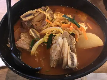 辣牛肋骨豆腐汤面
