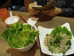 肉碎生菜包