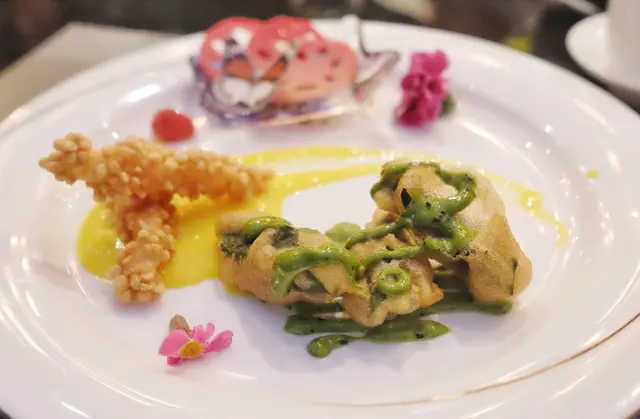 牛油果伴野生秋葵