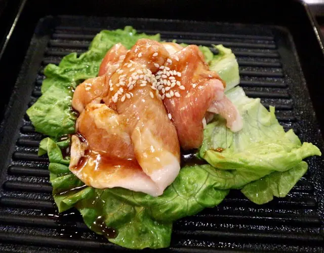 雪花醬燒松板豬