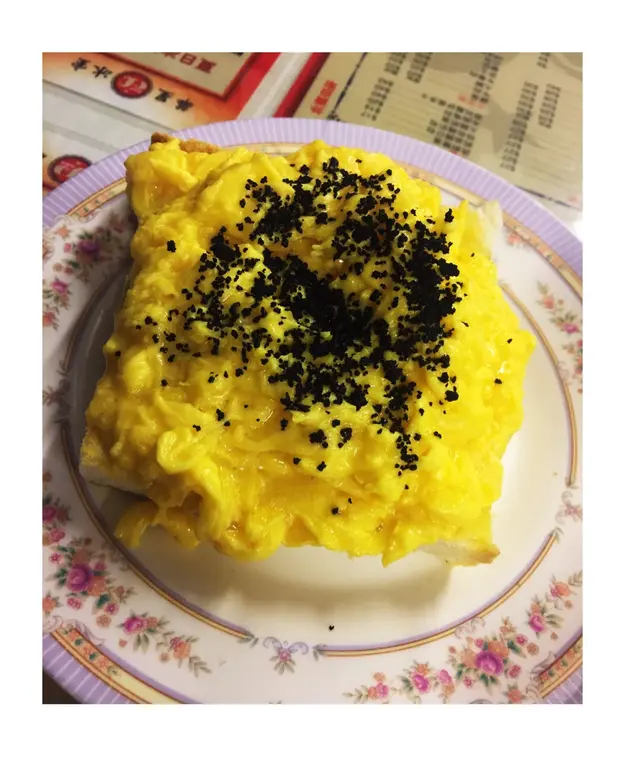 ✨黑松露炒蛋多士  一上檯就聞到黑松露喪香 炒蛋超多 好味  但係應該👭一齊食  一個人食哂最後會有DD漏 