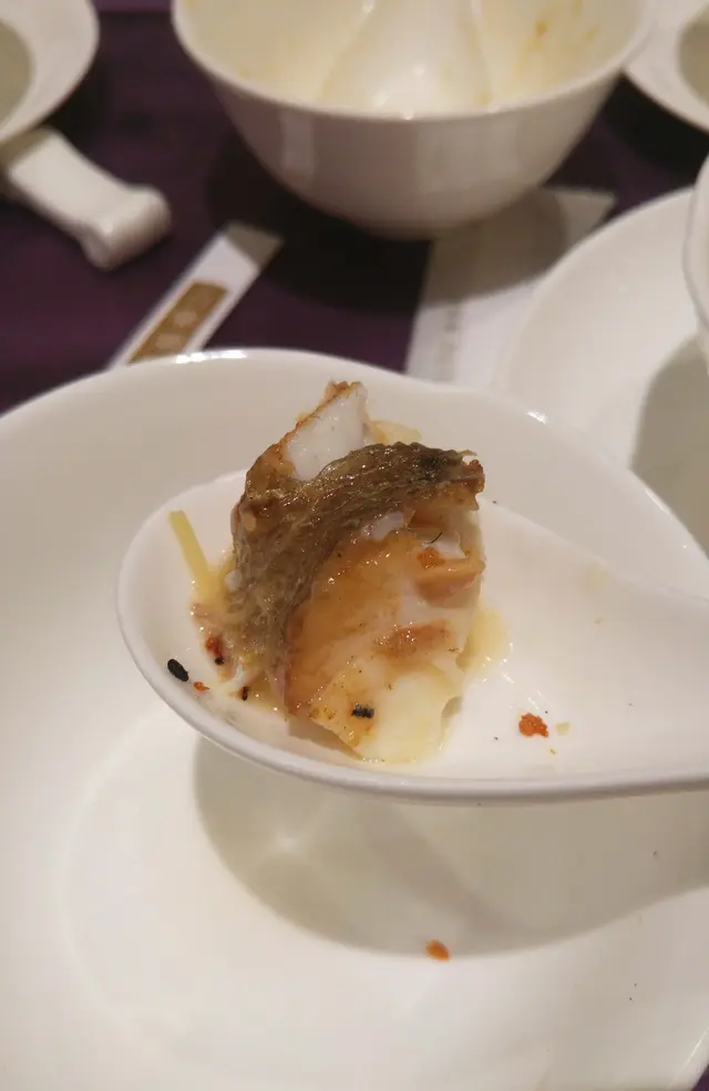 黃花魚細骨不多, 吃下也較為放心呢