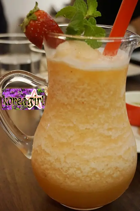 雪中送炭 (+$18) Snow Fire – Strawberry Pineapple Ginger Smoothie