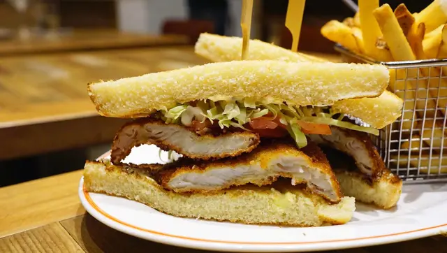 內裡的魚肉仍然充滿嫩滑, 亦保持了應有的濕度